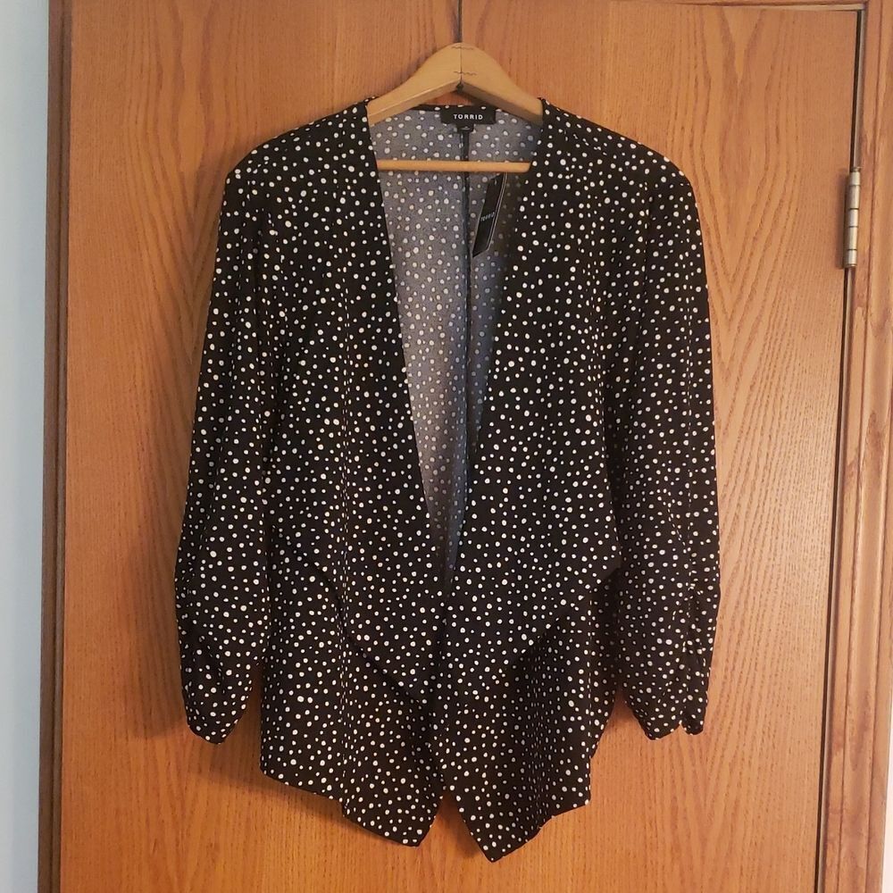 Cute Torrid Black White Polka Dot Flouncy Open Front Blazer Jacket Sz 2X (18-20)